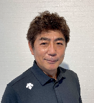 吉本 憲男コーチ