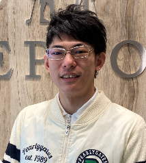 石塚　雅大コーチ